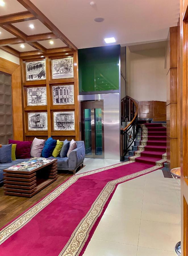 Hotel Plaza Viktoria 기우므리 외부 사진