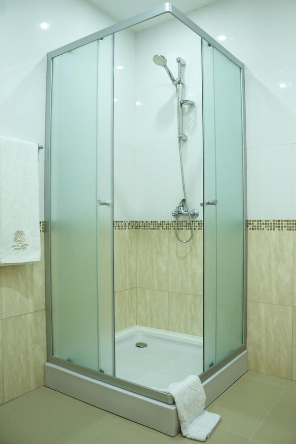 Hotel Plaza Viktoria 기우므리 외부 사진