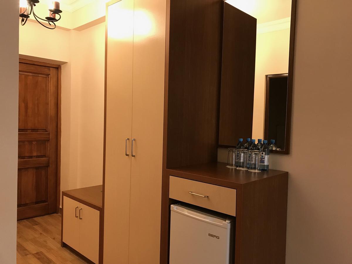 Hotel Plaza Viktoria 기우므리 외부 사진