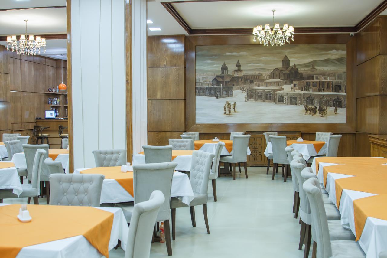 Hotel Plaza Viktoria 기우므리 외부 사진